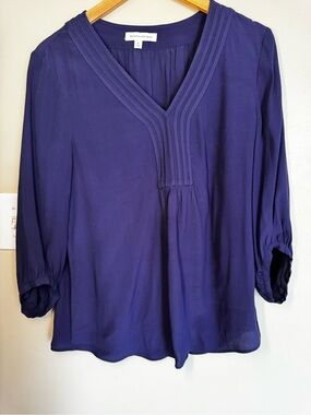 Banana Republic Women's Blue Solid V-Neck Pleated Woven Blouse Long Sleeve M
